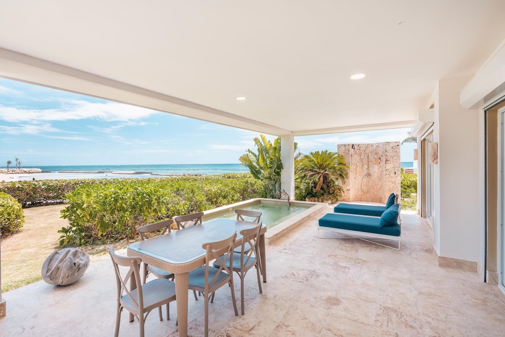 Apt w 2br-beachfront Private Pool in Sotogrande