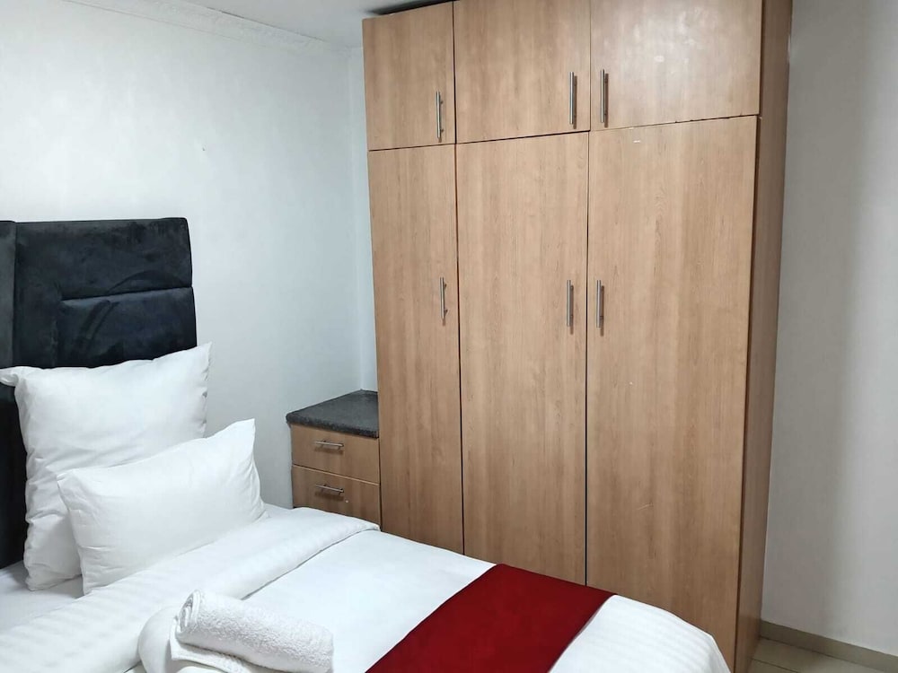 Gold Crown Self-catering Apartment