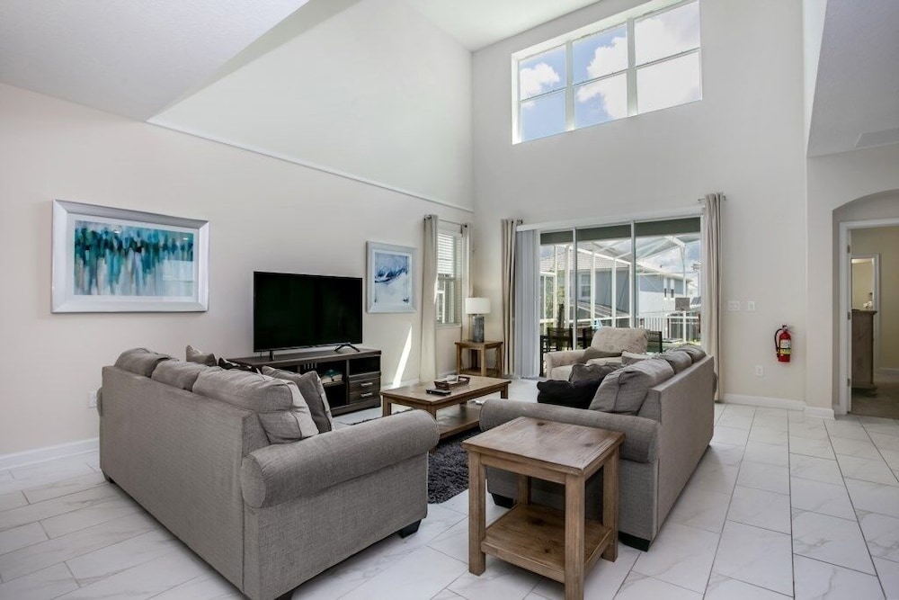 1585tempo 5 Bedroom Home by RedAwning view 2