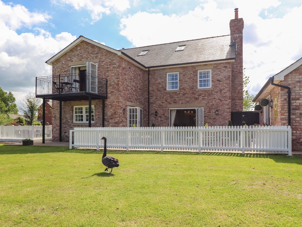 Moor End Manor
