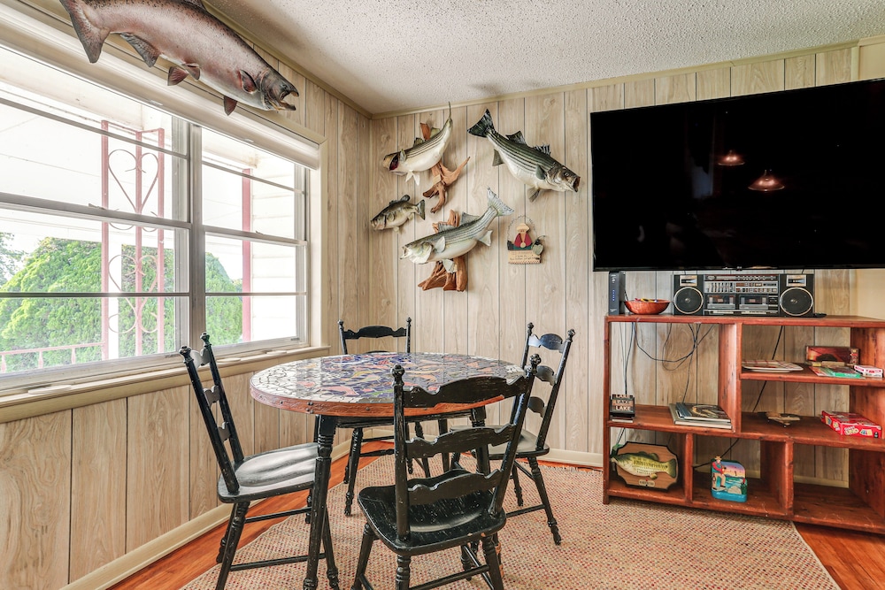 Walk to Marina: Family Home w/ Yard in Kingston