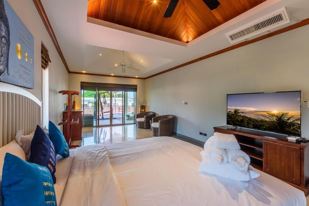 Amber Pool Villa in Rawai view 2
