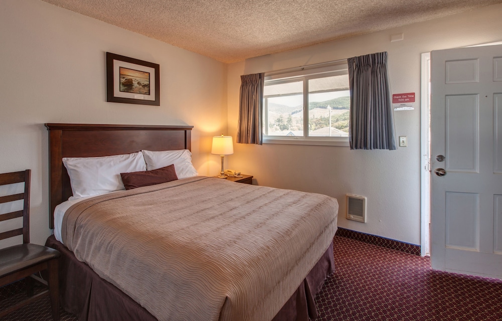 Silver Sands Motel