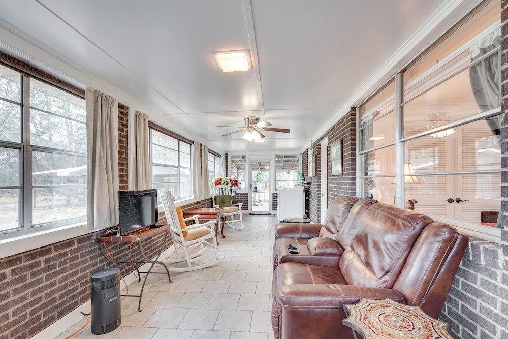 4 Mi to Uptown! Quiet Greenwood Stay w/ Patio