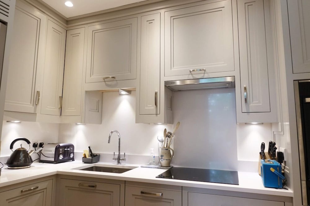 Luxurious Newly Renovated Apartment