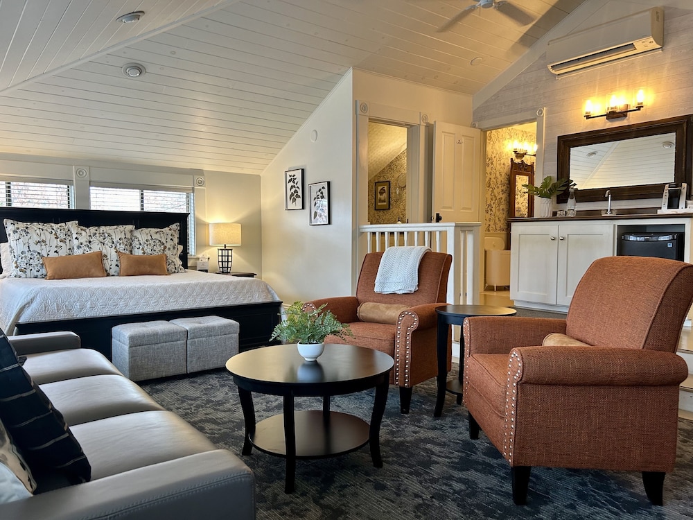 Ashland Vacations - McCall House Boutique Inn - Property Image 20