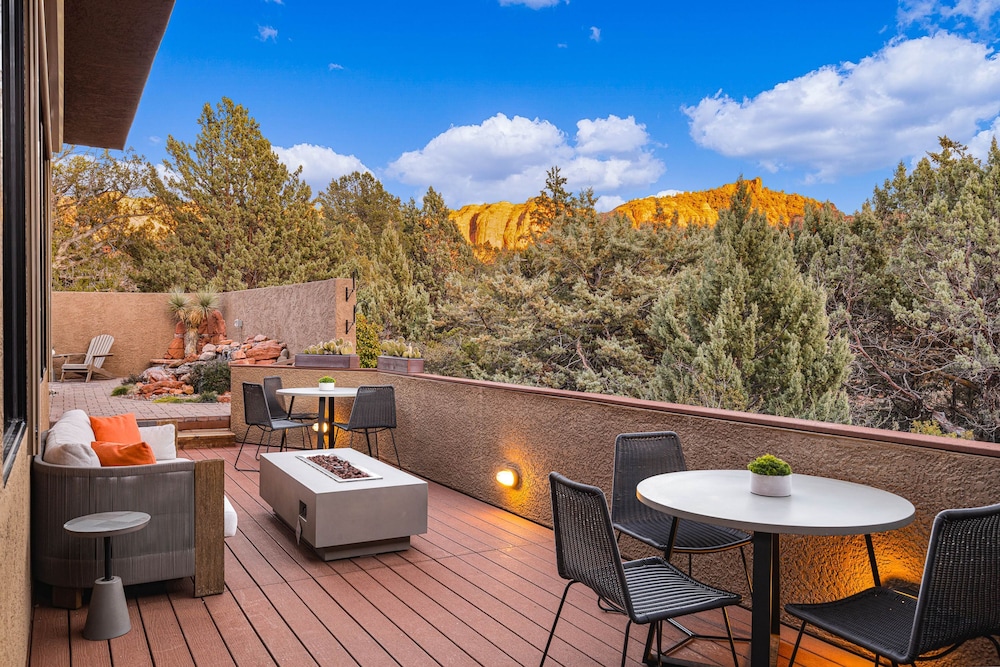 Mammoth Rock Splendor-close to Town Huge Spa Game Room