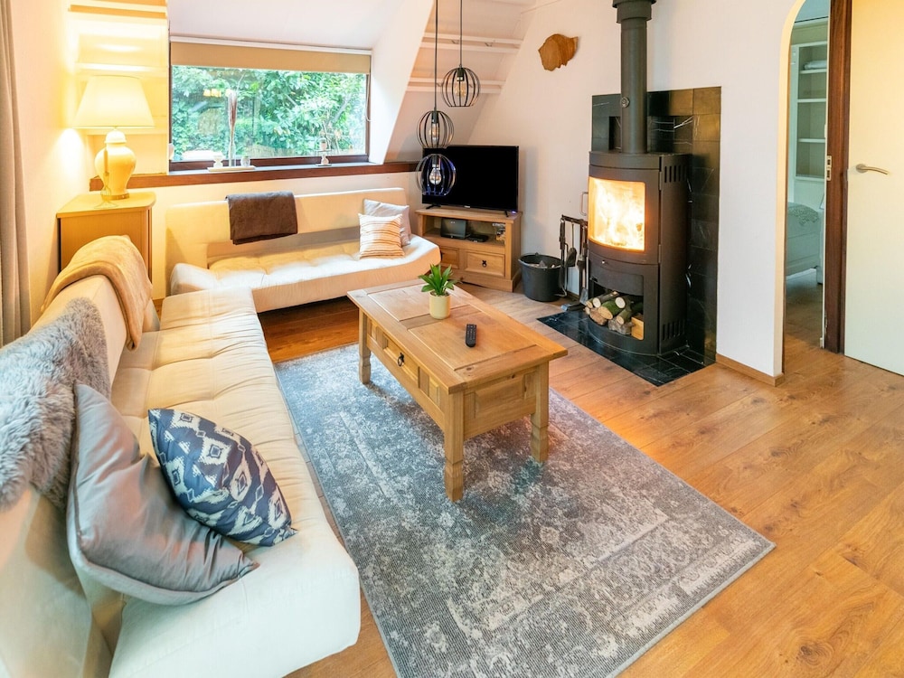 Lanaken Luxe Garden Retreat