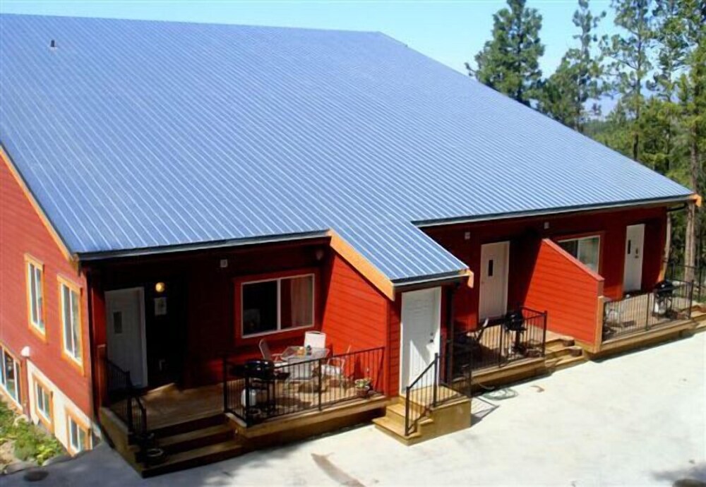Crooked Tree Guest Suites