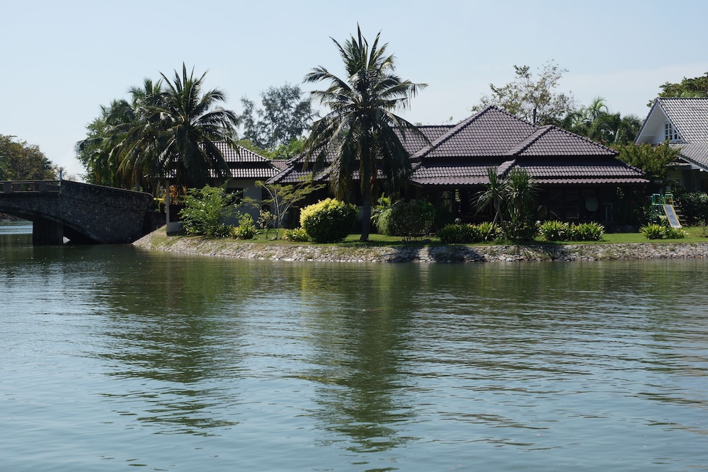 Rayong Rental Pool Villas