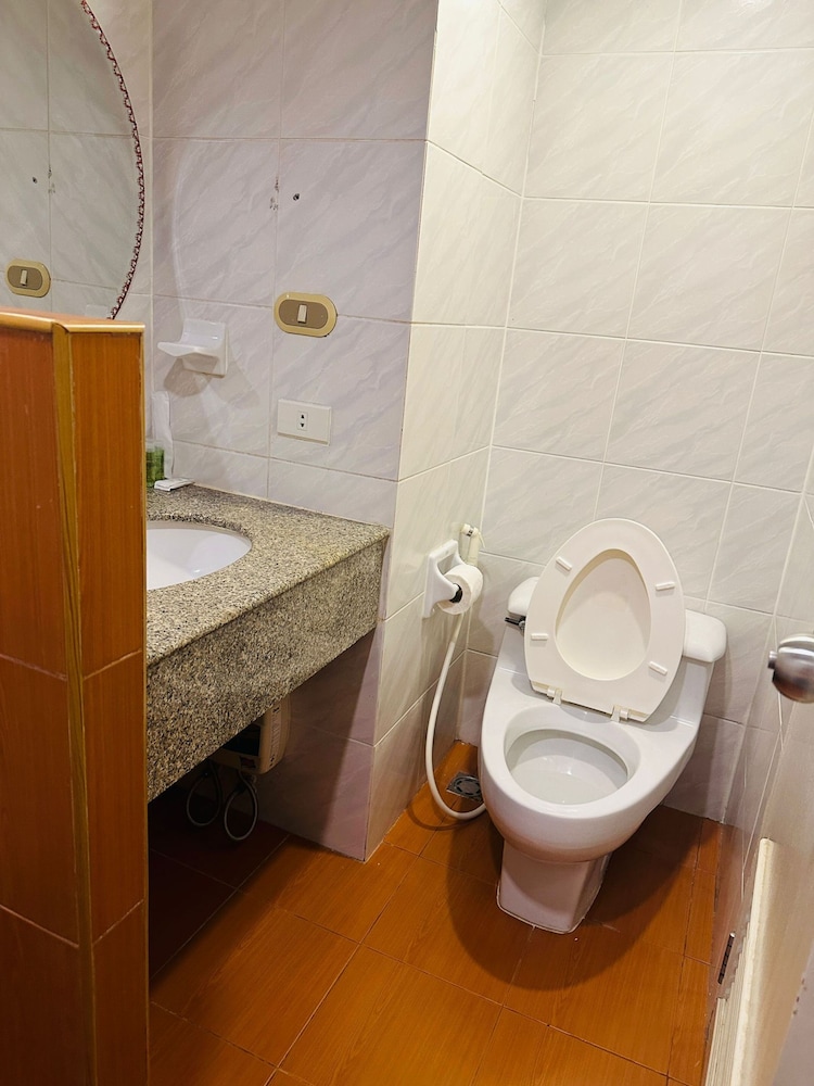 Omni Tower Sukhumvit Nana - Direct