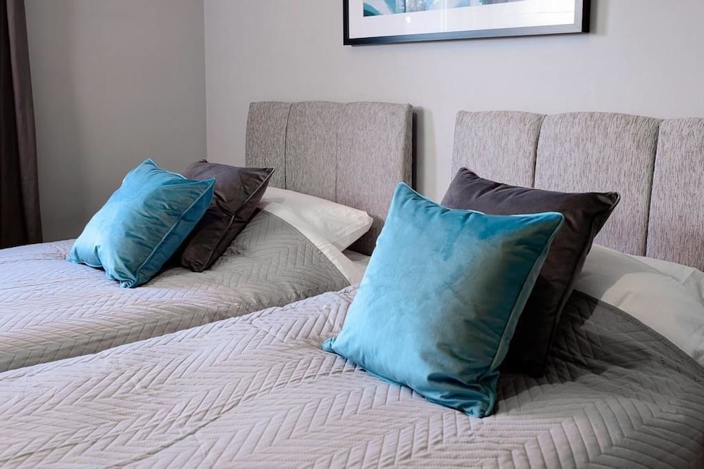 Fabulous Apartment near Edinburgh Center view 2