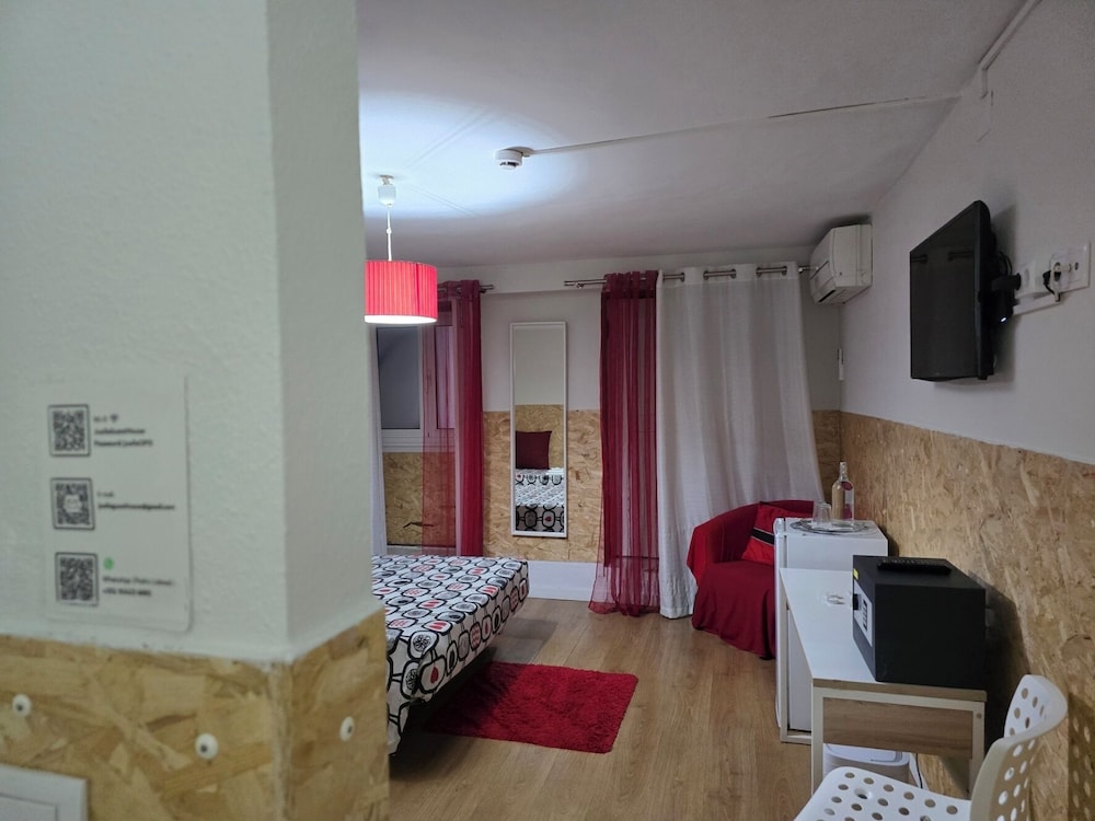 Jualis Guest House