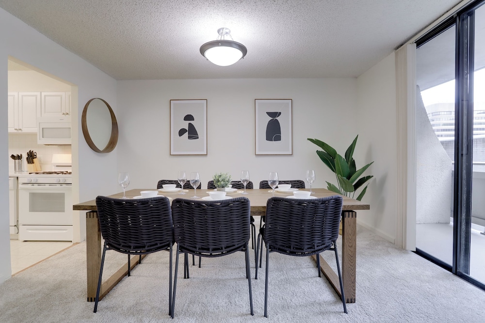 DC Airport Metroline Apartments