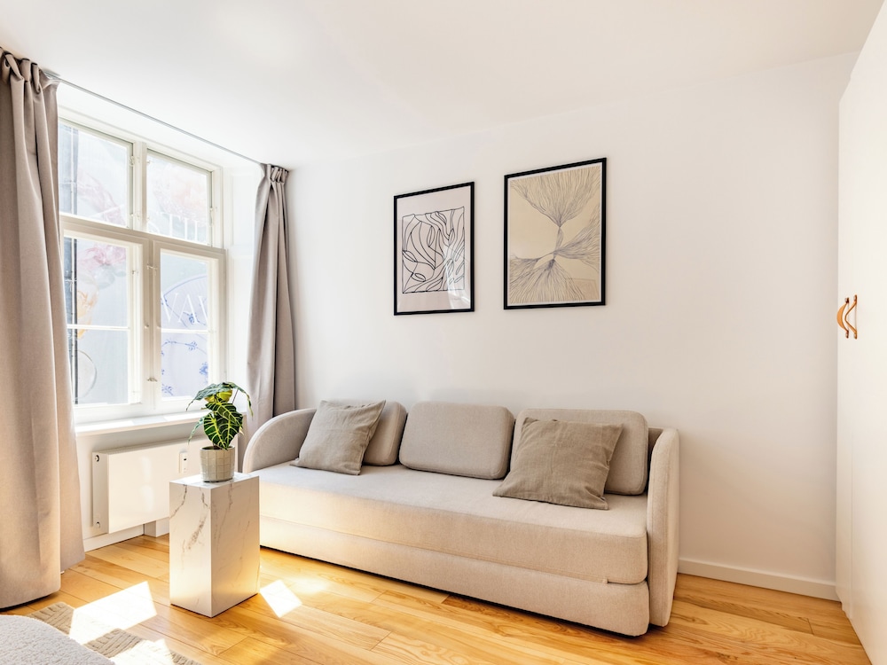 Sanders Regent - Bright 1 Bdr Apt