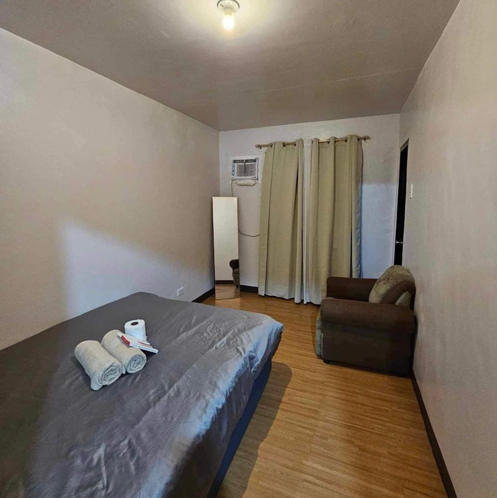 Cebu Vacations - Deca homes condominium tisa Labangon - Property Image 2