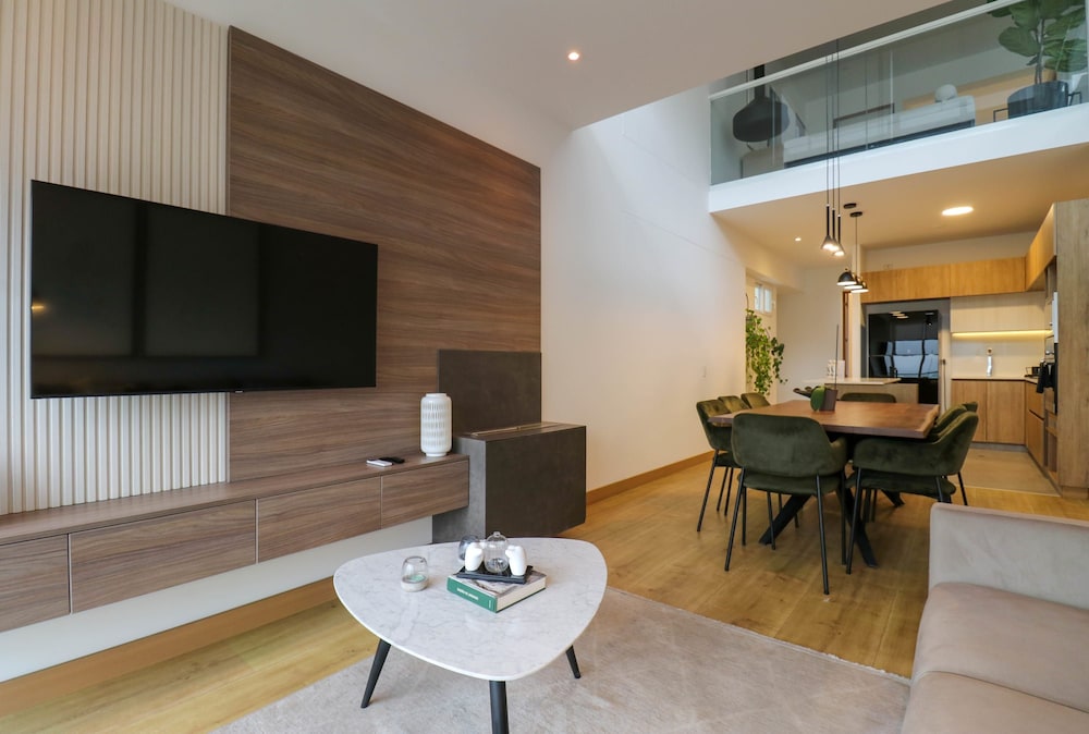 Elegant 3BR Duplex With Balcony in Miraflores
