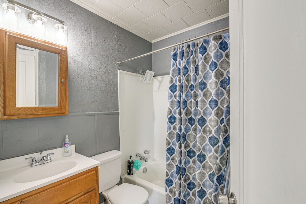 Near Sabine Lake: Pet-friendly Apt in Port Arthur