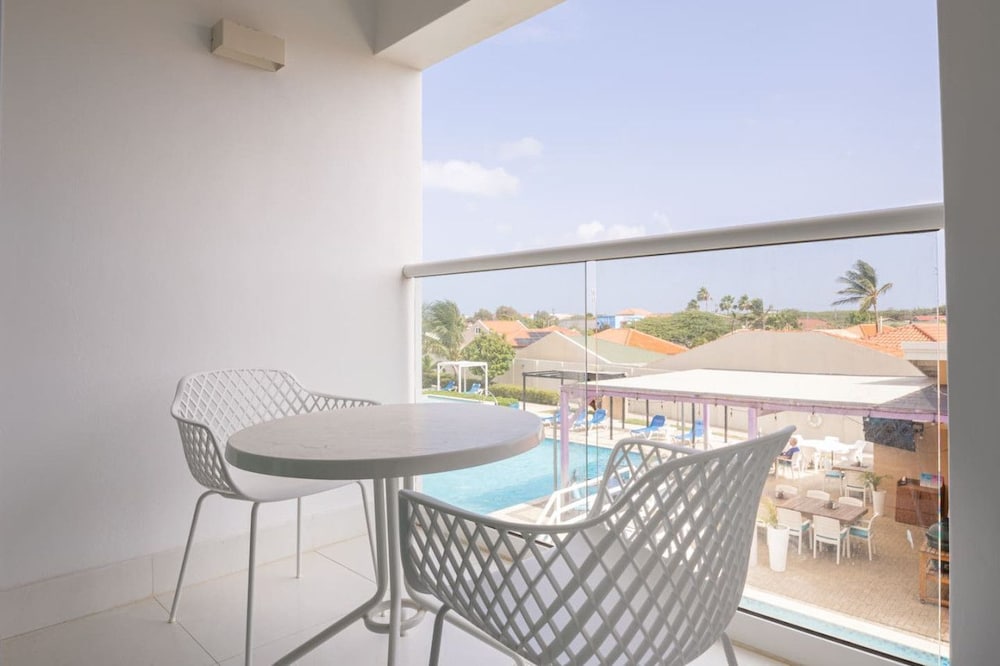 Aruba's Life 212
