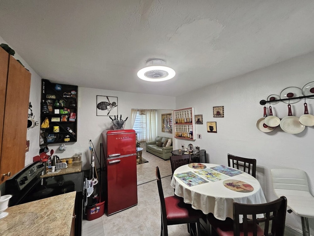 Pet-friendly Brickell Stay Near Beach & City