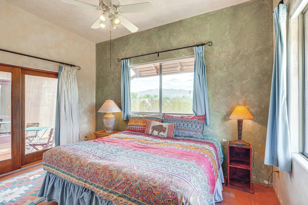 Chic Tucson Casita w/ Deck & Panoramic Views!