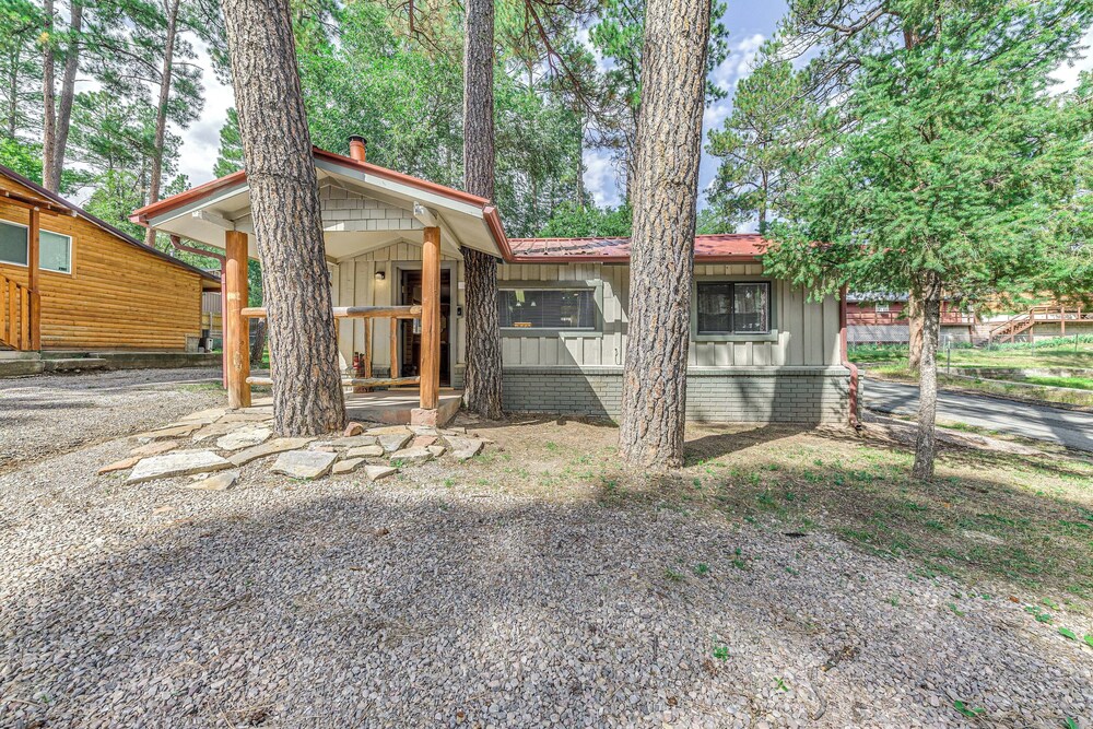 < 1 Mi to Grindstone Lake: Ruidoso Home w/ Grill! view 5