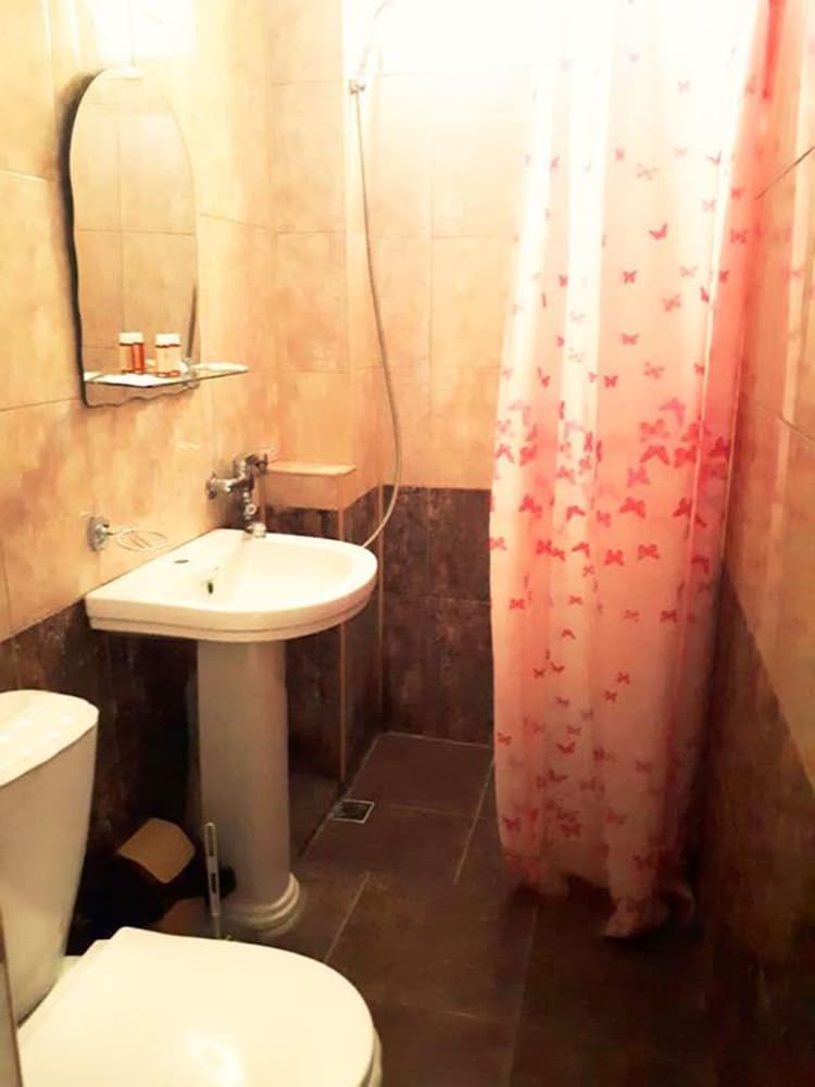 Oganes Guesthouse
