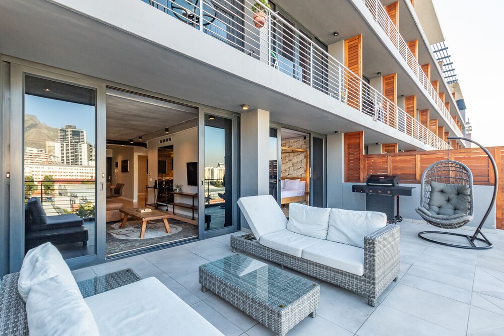 Docklands Deluxe Apartments by ITC Hospitality
