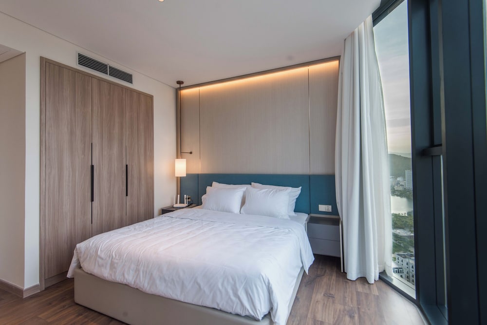 A La Carte Ha Long Residence
