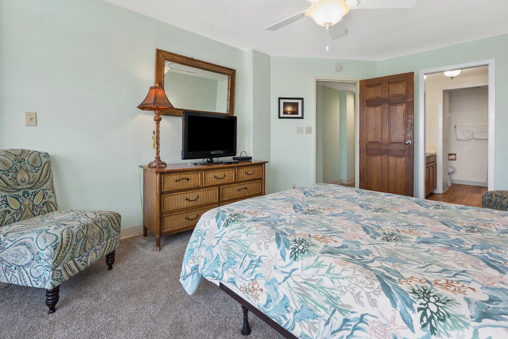 Sedgefield 102 by RedAwning