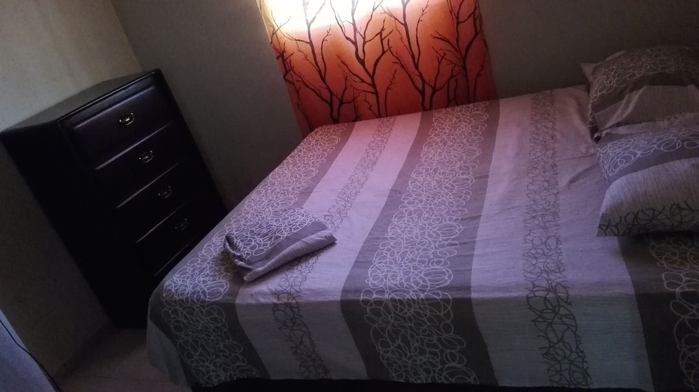 Bright and Youth Condo With hot Water view 3