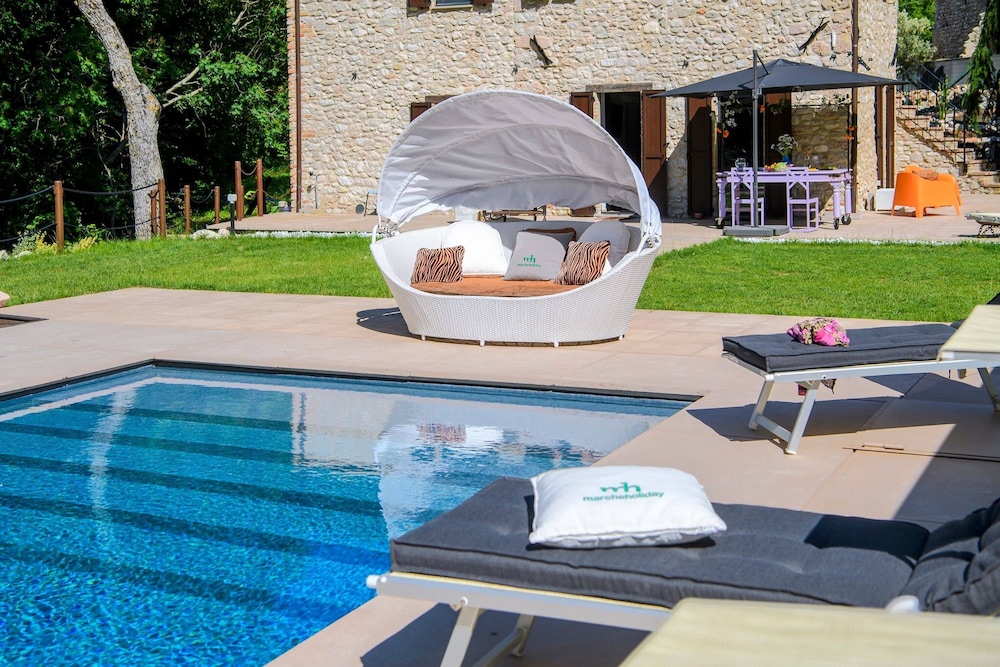 Casalino Galassi 4 2 by Marche Holiday Villas