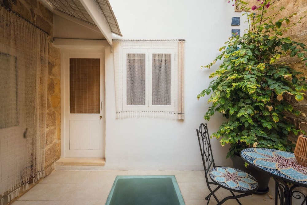 Traditional 500 Year old Gozitan Townhouse