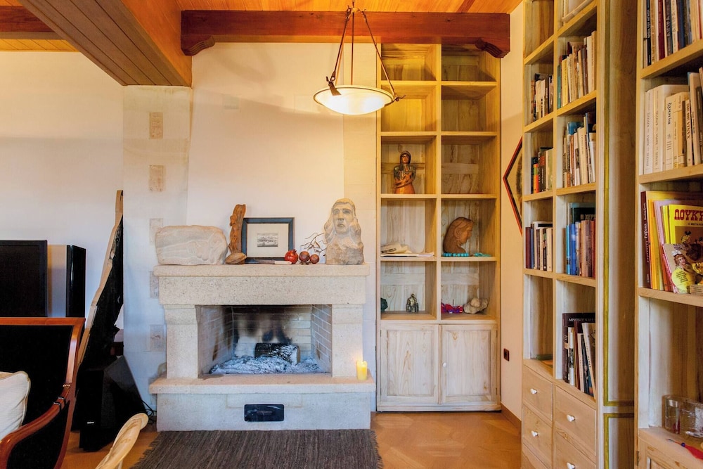 Luxurious Venetian 3 Floor House in the old Port