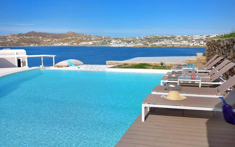 Villa Sapphire 6BR Hot Tub & Pool Ornos