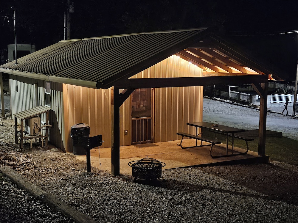 Kellers Kove Cabin and RV Resort