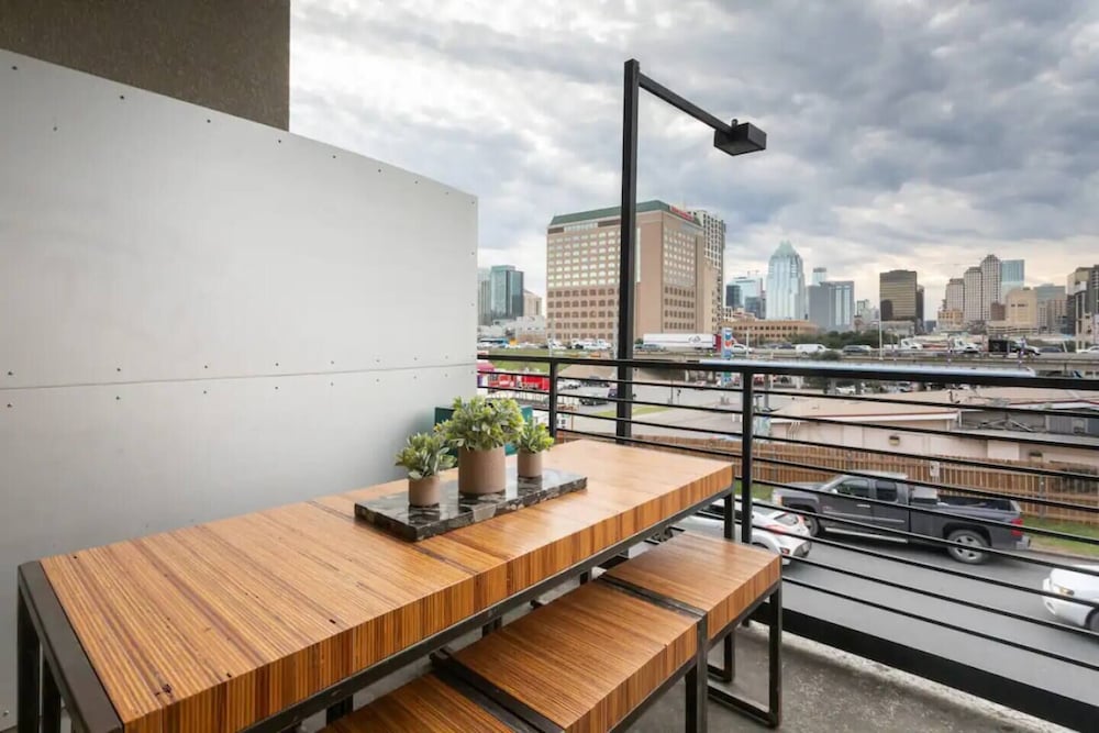 Swanky Townhome