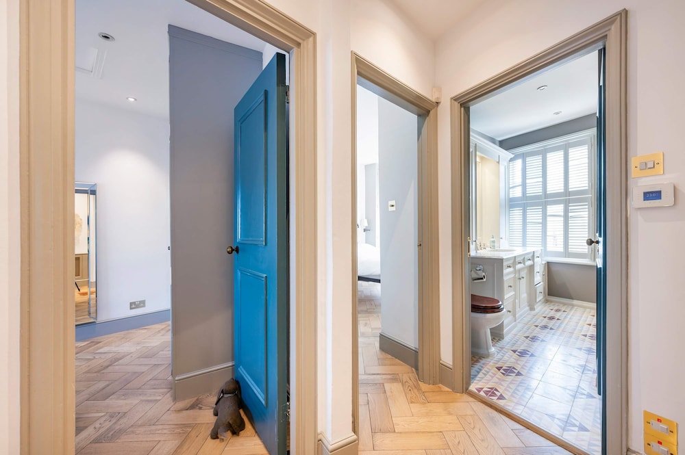 The Chelsea Flower 2 bed -by Out of Office Lifestyle