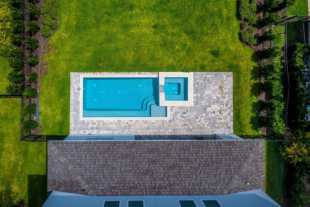 Amazing 5 Bedrooms House With Private Pool at Encore Resort (7711) view 4
