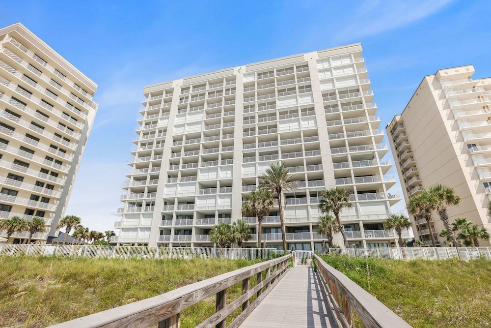 Pelican Pointe 301- Corner Unit Gulf-front