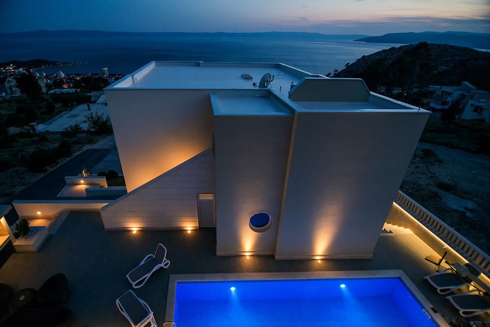 Lux Apartments view 3