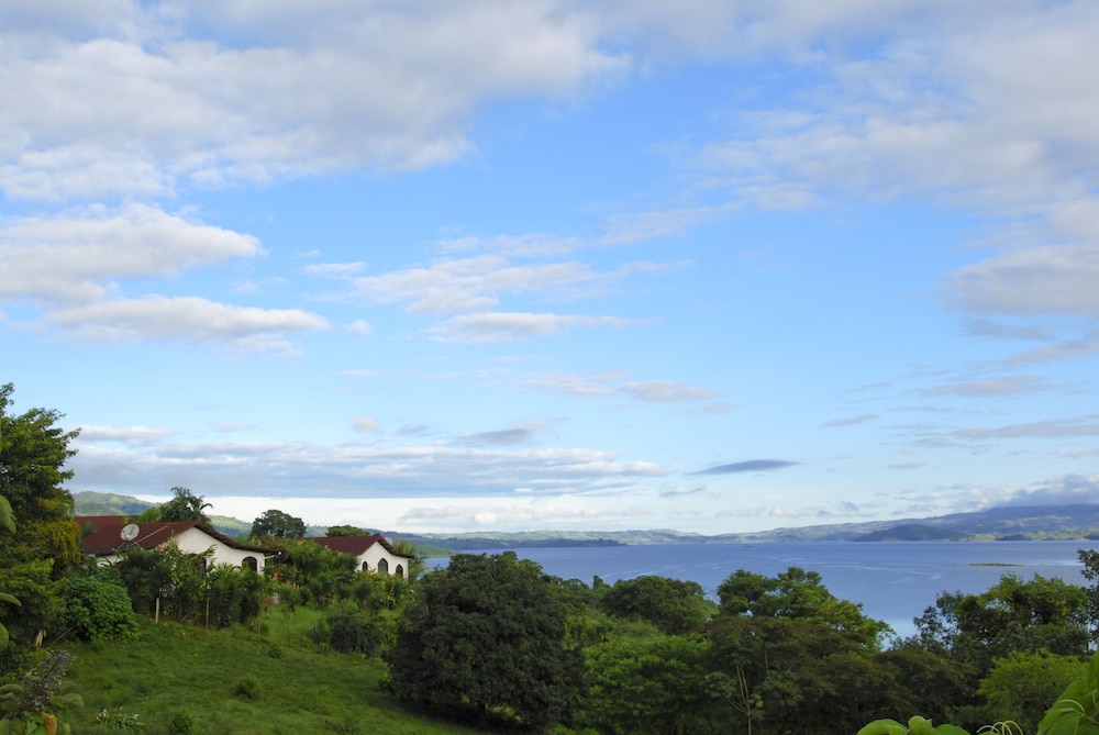 Hotel La Mansion Inn Arenal - Image 1