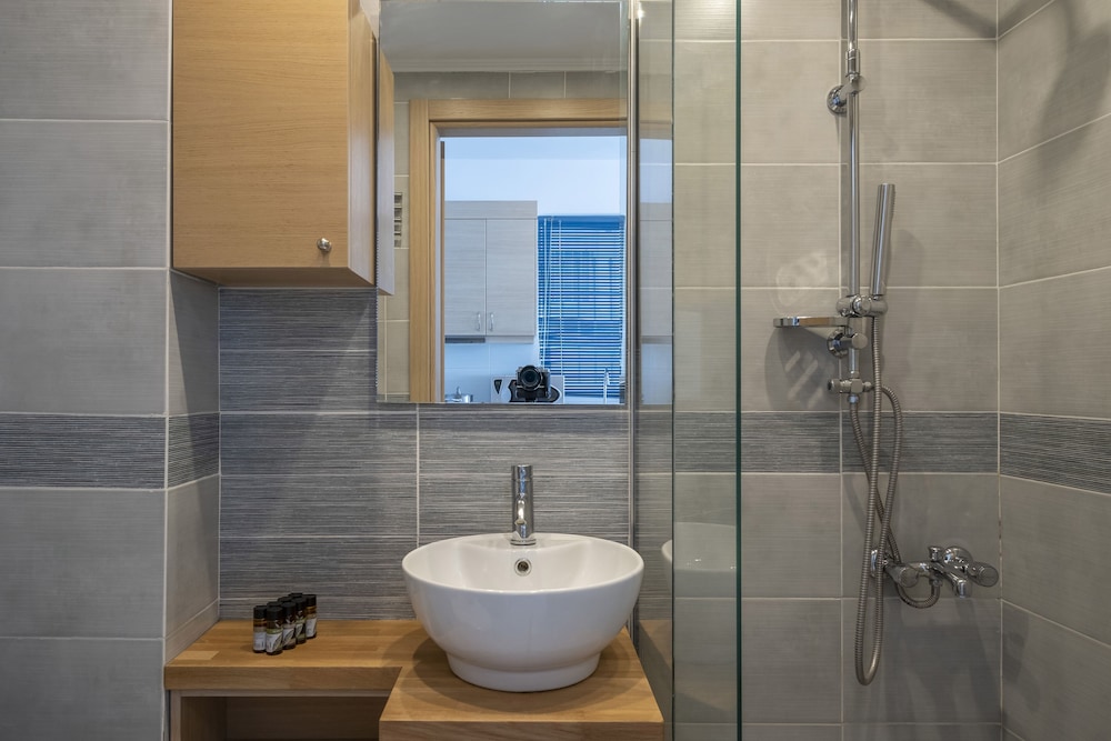 Meli Apartments & Villas
