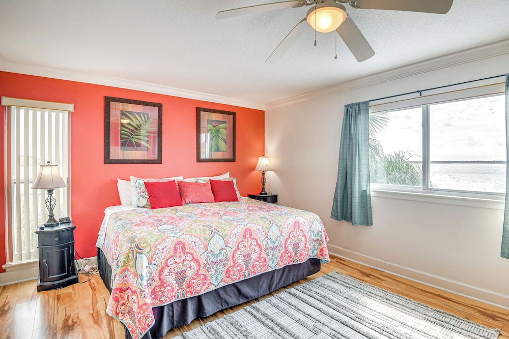 Condo on St Johns River w/ Boat Dock Access!