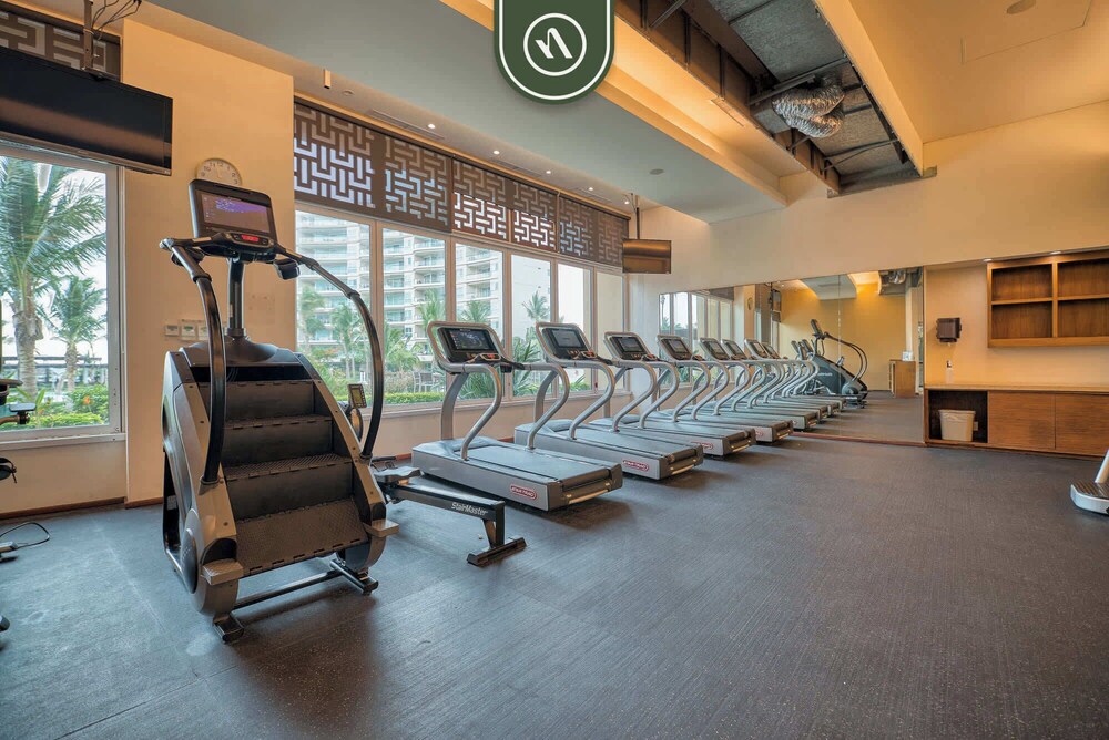 Luxury 4 BR Condo - Private Beachfront Deck With Pool