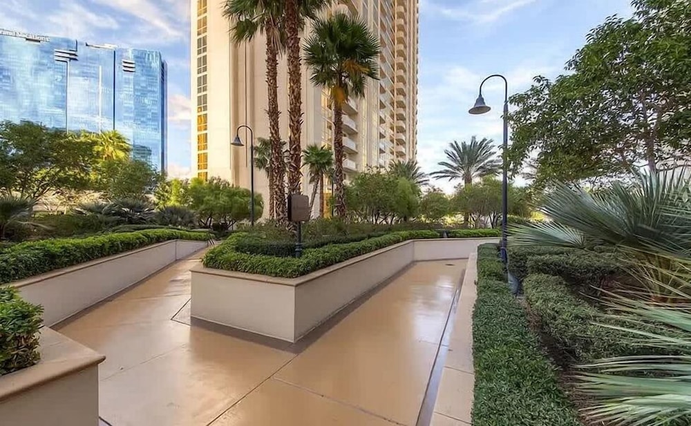 Signature MGM
