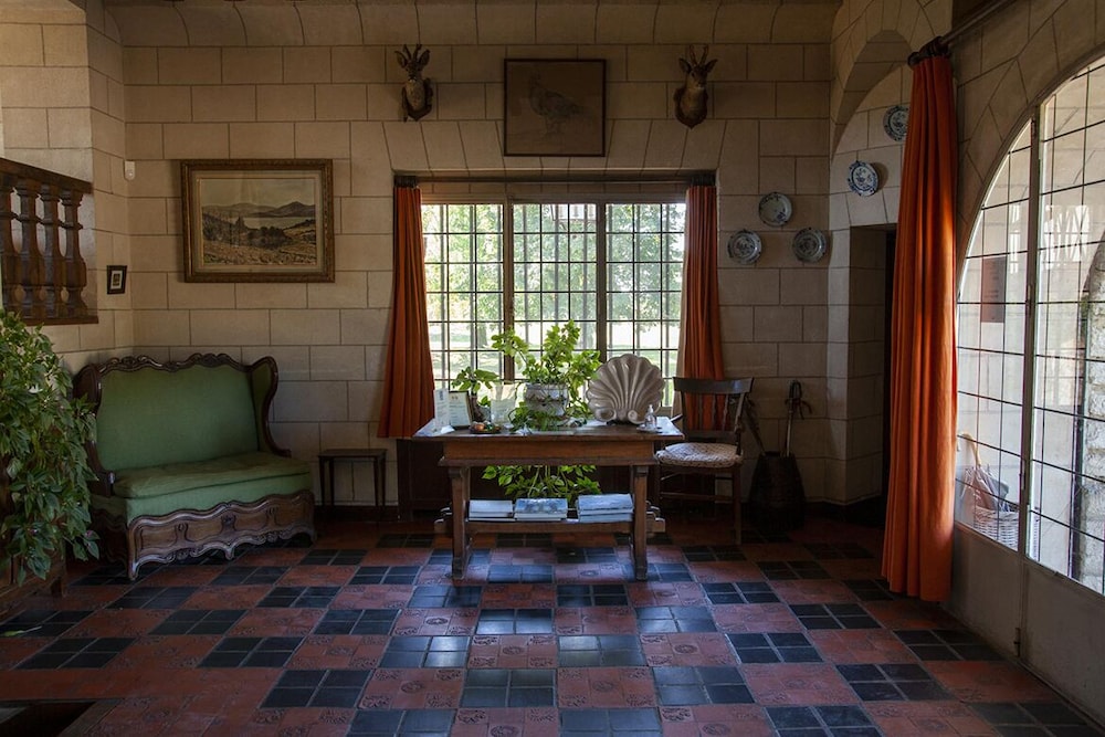 Chambres d'Hôtes Le Manoir de Beaumarchais view 2