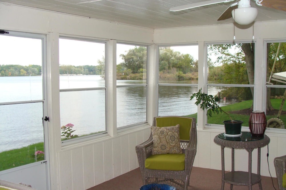 Coldwater Vacations - On Pointe Lakefront Resort - Property Image 9