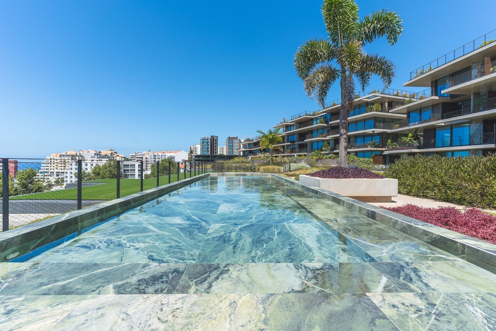 Seaside Escape by Atlantic Holiday