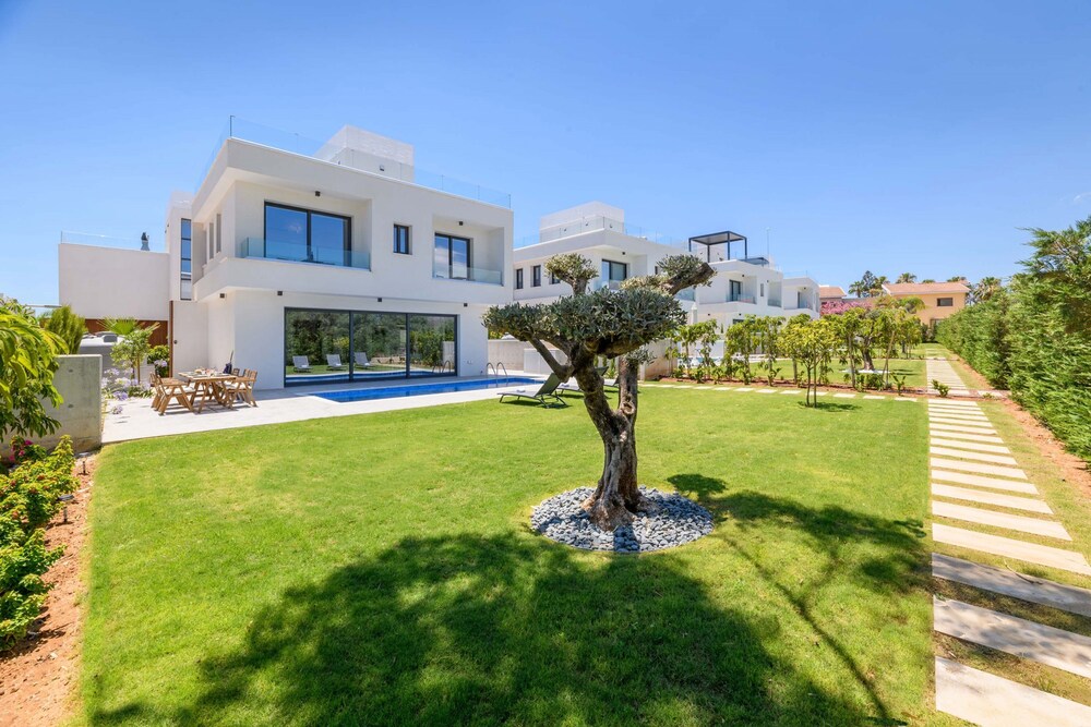 By The Beach - Sea Pearl Villa